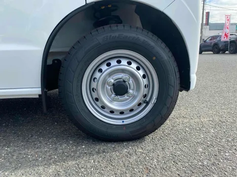 Nissan Clipper Van
