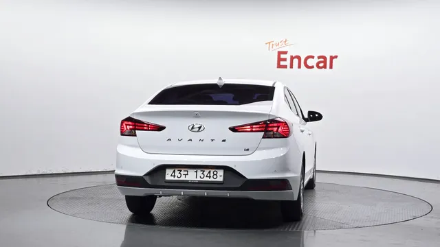 Hyundai Elantra (Avante)