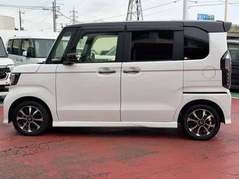 Honda N-BOX Custom