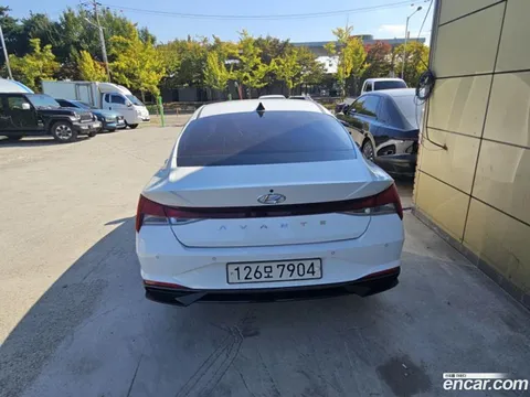 Hyundai Elantra (Avante)
