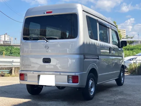 Nissan Clipper Van