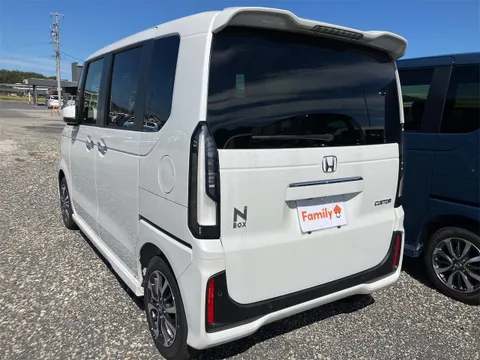 Honda N-BOX Custom