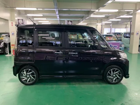 Suzuki Spacia