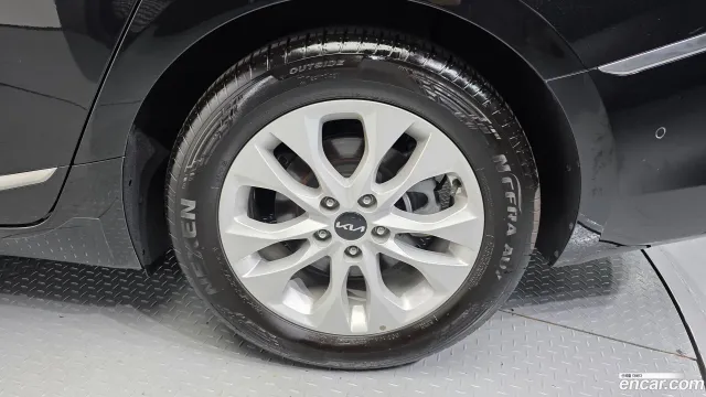Kia K8