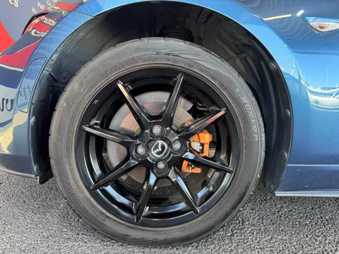 Mazda MX-5 (Roadster)