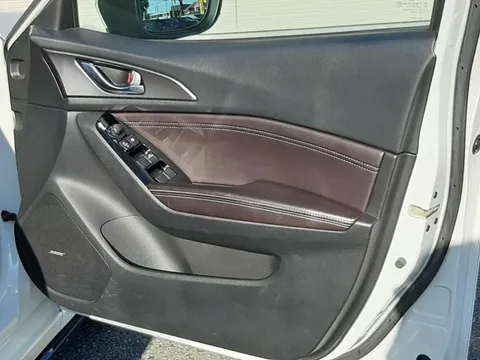 Mazda Axela Sport