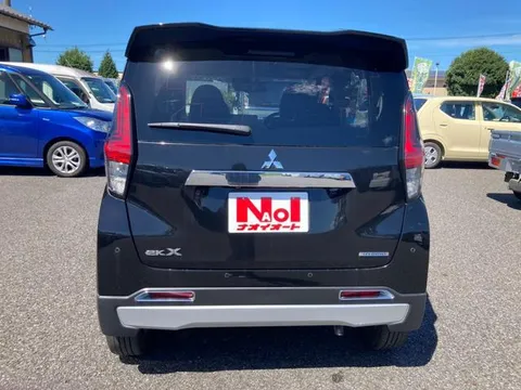 Mitsubishi eK X