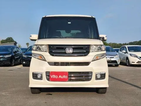 Honda N-BOX Custom