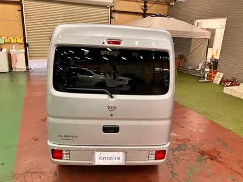 Nissan Clipper Van