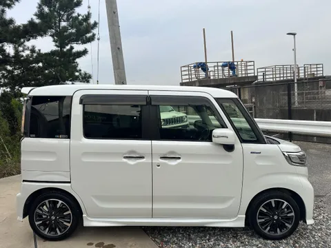 Suzuki Spacia Custom