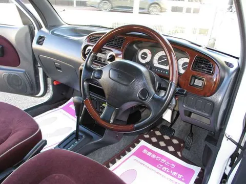 Daihatsu Mira Gino