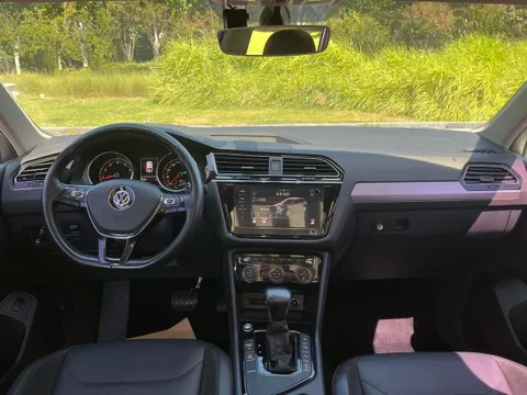 Volkswagen Tiguan L