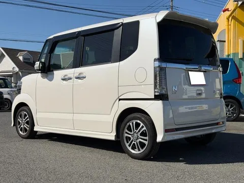 Honda N-BOX Custom