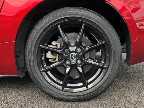 Mazda MX-5 (Roadster)