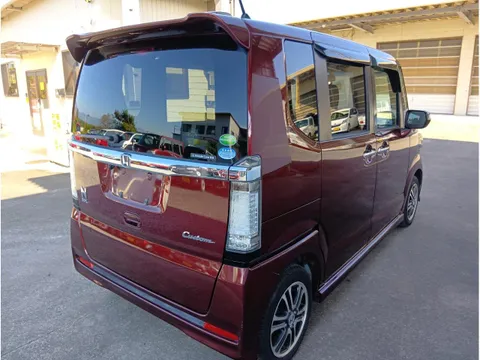Honda N-BOX Custom