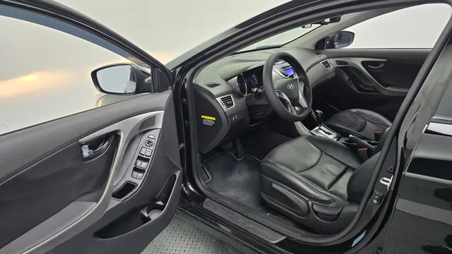 Hyundai Elantra (Avante)