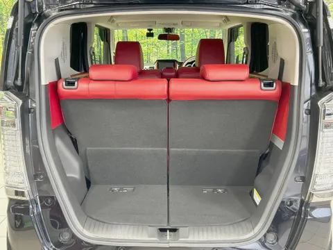 Honda N-BOX Slash
