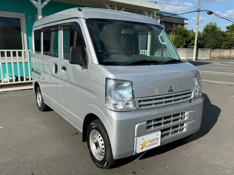 Mitsubishi Minicab Van
