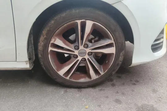 Geely Binray