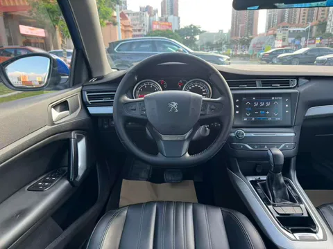 Peugeot 408