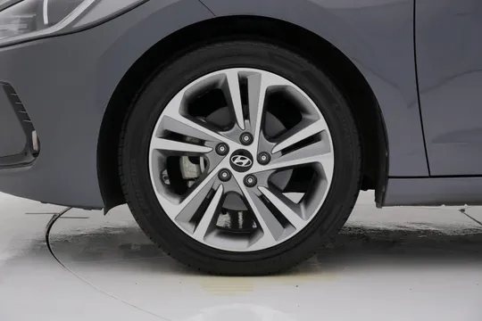 Hyundai Elantra (Avante)