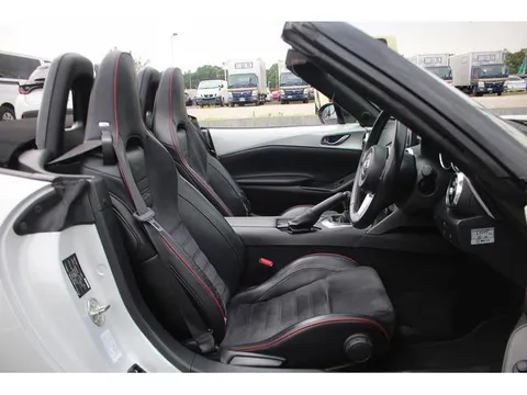 Mazda MX-5 (Roadster)