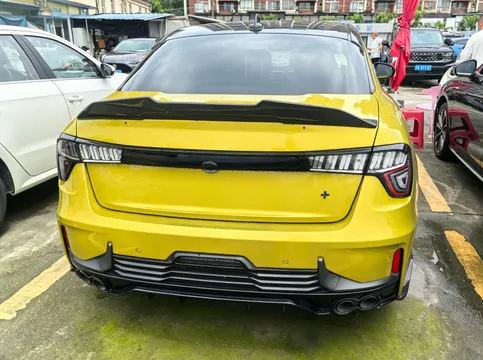 Lynk & Co 03