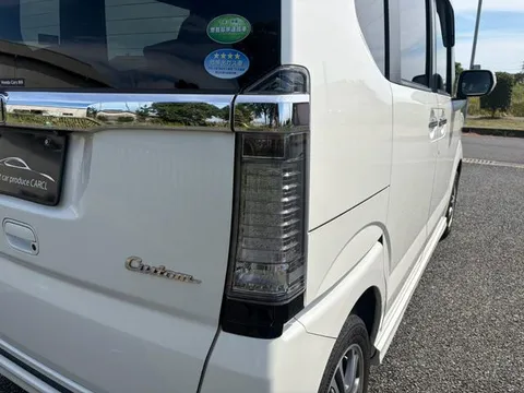 Honda N-BOX Custom