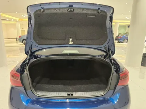 Infiniti Q50L