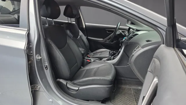 Hyundai Elantra (Avante)