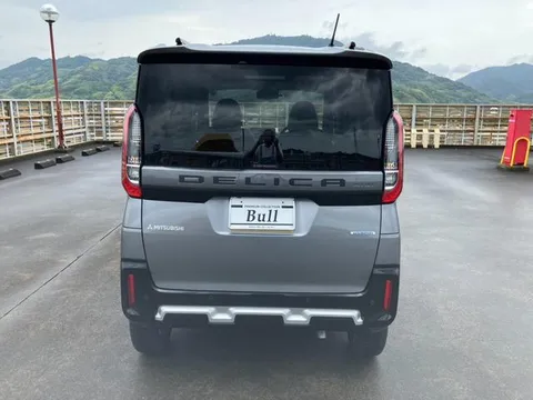 Mitsubishi Delica Mini