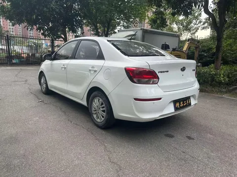 Kia Pegas