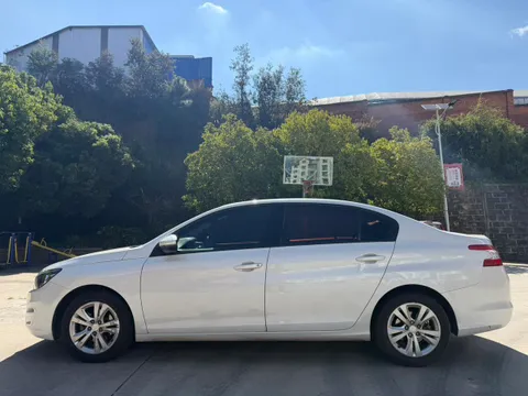 Peugeot 408