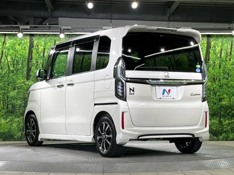 Honda N-BOX Custom