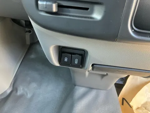 Mitsubishi Minicab Van