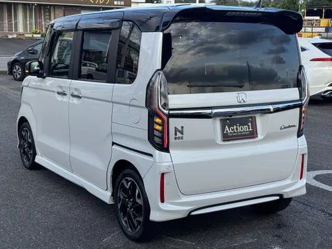 Honda N-BOX Custom
