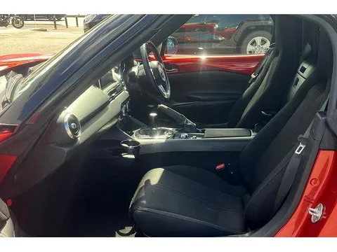 Mazda MX-5 (Roadster)
