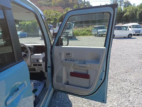 Suzuki Spacia