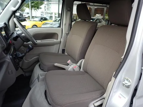 Nissan Clipper Van
