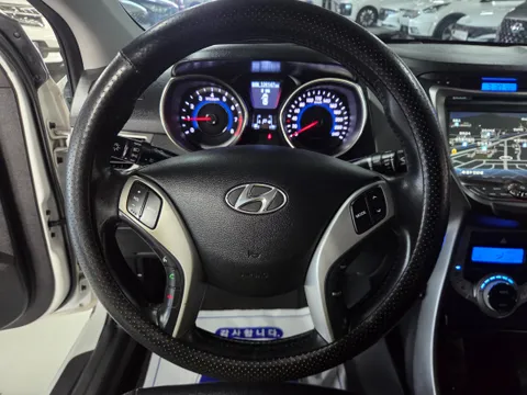 Hyundai Elantra (Avante)