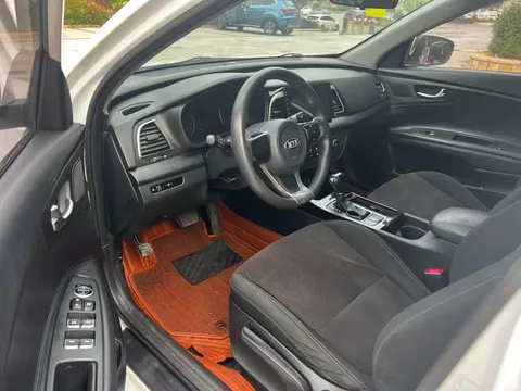 Kia K4