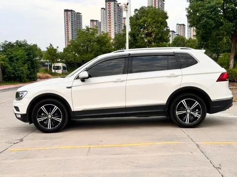 Volkswagen Tiguan L