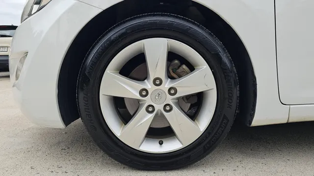 Hyundai Elantra (Avante)