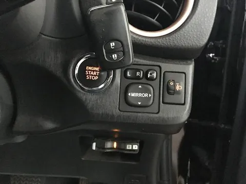 Toyota Yaris (Vitz)