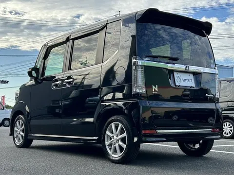 Honda N-BOX Custom