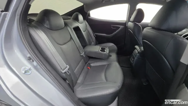 Hyundai Elantra (Avante)