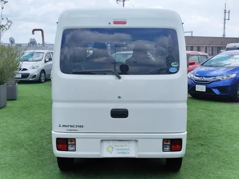 Mitsubishi Minicab Van