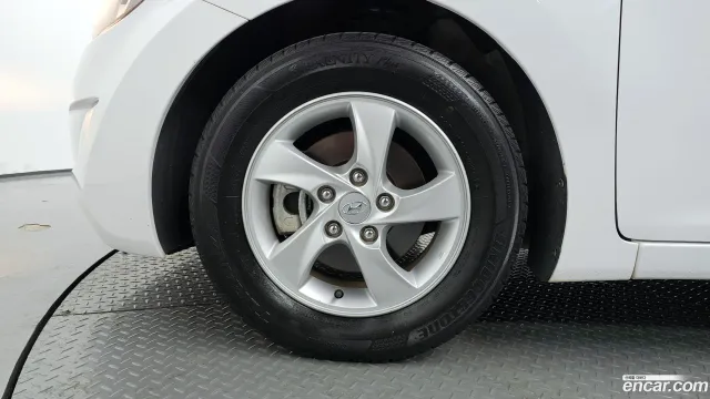 Hyundai Elantra (Avante)
