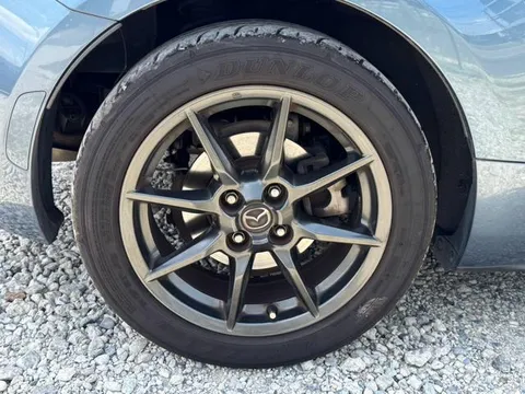 Mazda MX-5 (Roadster)