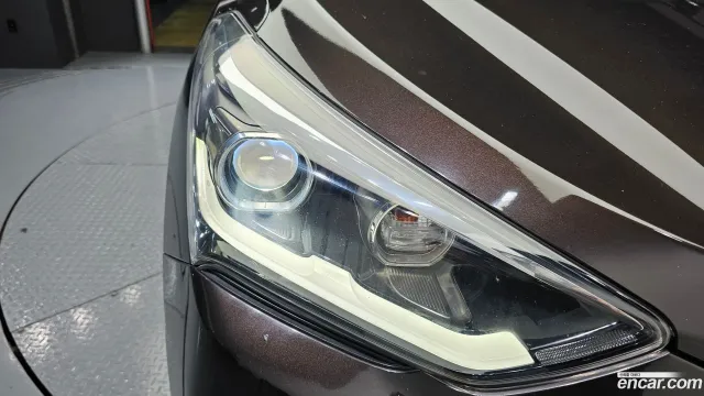Hyundai Grand Santa Fe (Maxcruz)